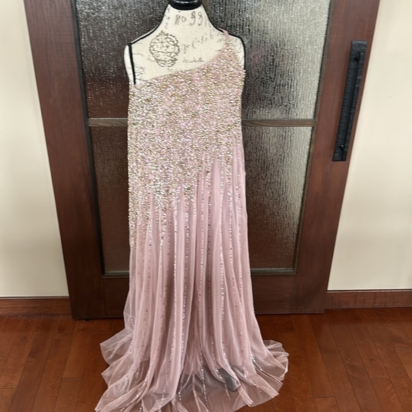 Mac Duggal Glamorous Blush Sequin One-Shoulder Dress size 2 NWT - Picture 7 of 13